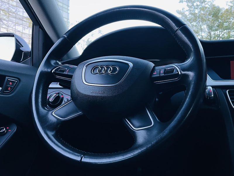 Audi A4 2.0TDI MAN VÝHŘEV SERVISKA LED - fotka 32 z 41