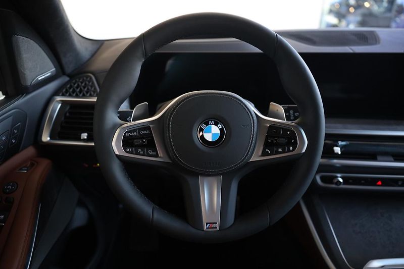 BMW X5 xDrive30d - fotka 10 z 18