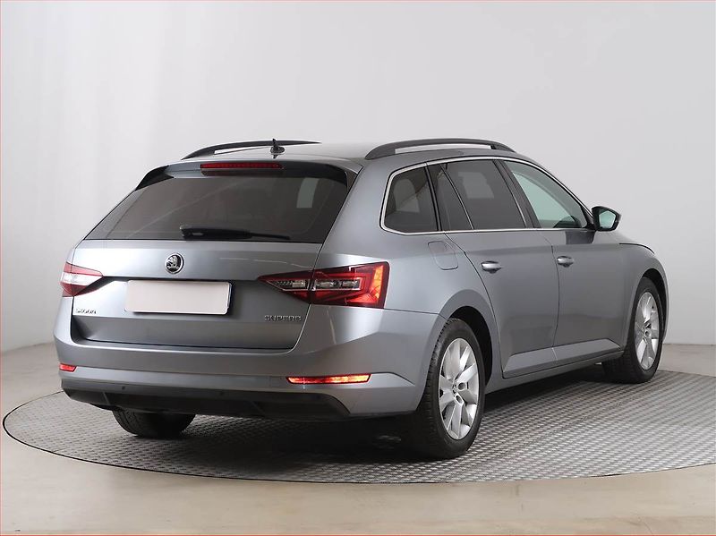 Škoda Superb (2016) Ambition Plus 2.0 TDI, Automat - fotka 5 z 19