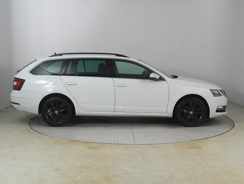 Škoda Octavia (2019) Style 2.0 TDI, Automat - fotka 6 z 19