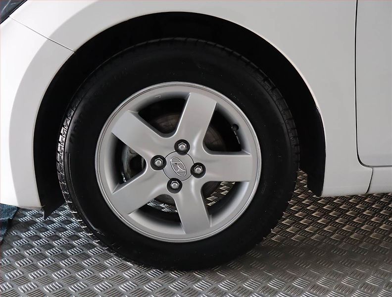 Hyundai i20 (2018) 1.2, Serv.kniha - fotka 15 z 17