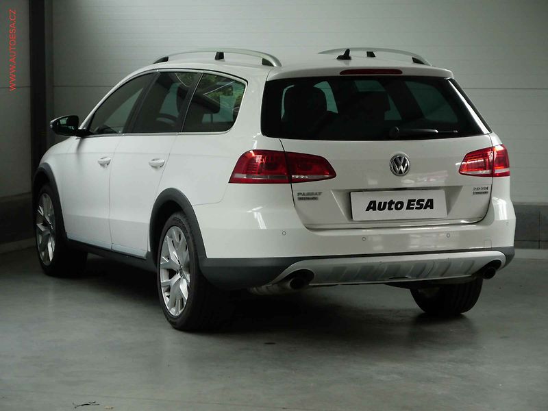 Volkswagen Passat (2013) 2.0 TDi 4x4, ČR, AT, xenon - fotka 6 z 21