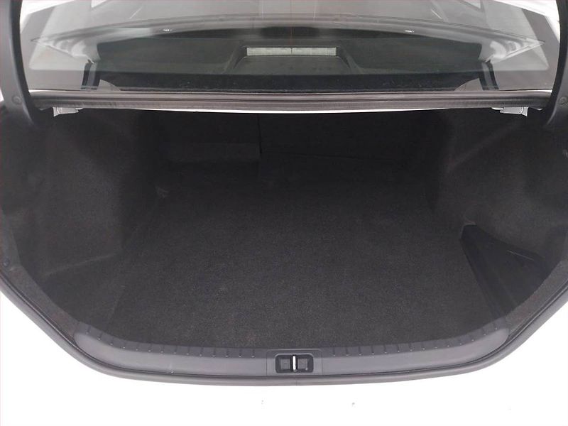 Toyota Corolla (2016) 1.6 Valvematic, Automat - fotka 14 z 18