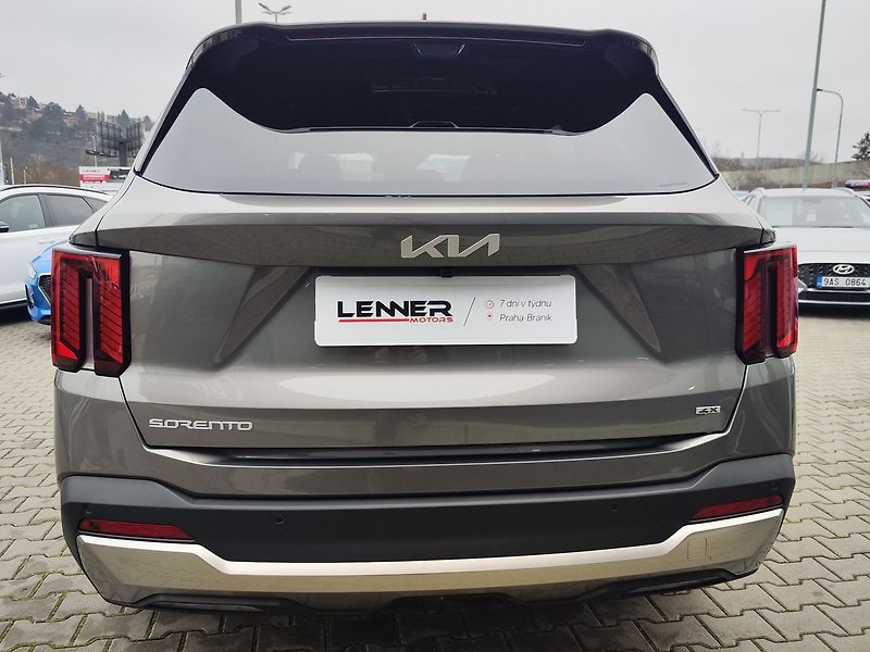 Kia Sorento 2.2 CRDI/142kW Top DCT 4x4 - fotka 6 z 37