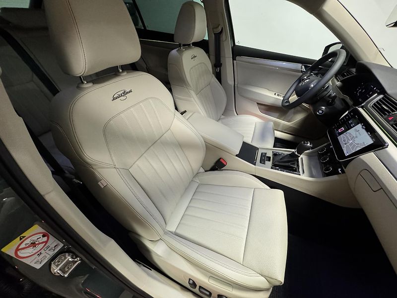 Škoda Superb (2023) L&K 2,0 TDI 147 kW 7-st aut 4x - fotka 33 z 66