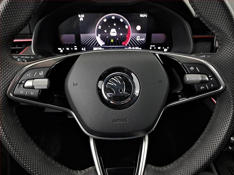 Škoda Kamiq (2025) 1.0 TSI, Drive - fotka 15 z 18