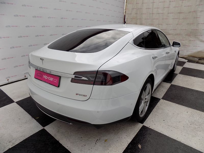 Tesla Model S (2015) 90D/1.Maj.ČR/Ludicrous/762PS/ - fotka 7 z 39