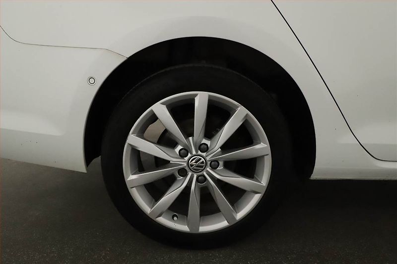 Volkswagen Golf (2016) 1.6 TDI, Xenony, Tempomat - fotka 15 z 15