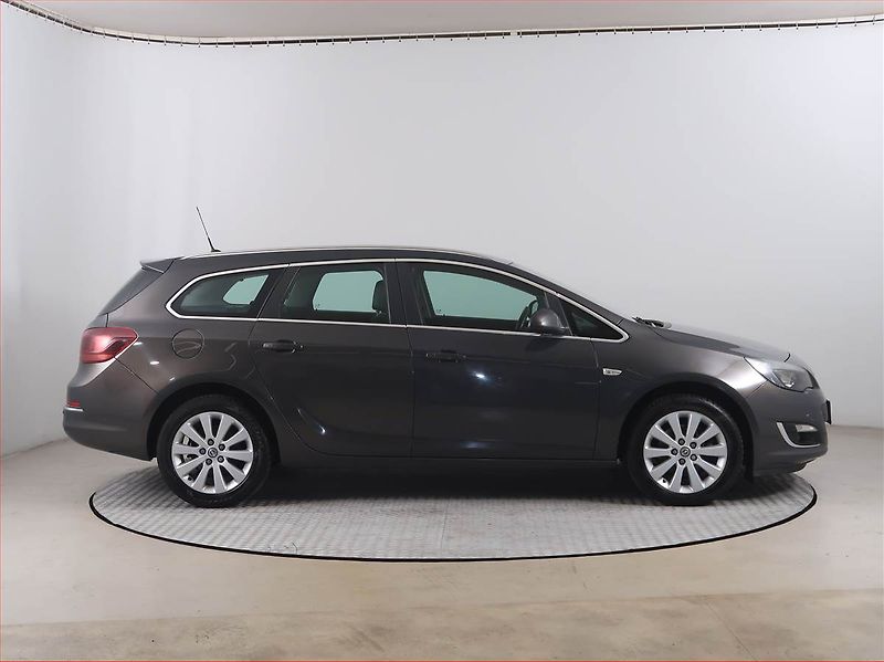 Opel Astra (2015) 1.6 CDTI, Serv.kniha, Tempomat - fotka 6 z 15