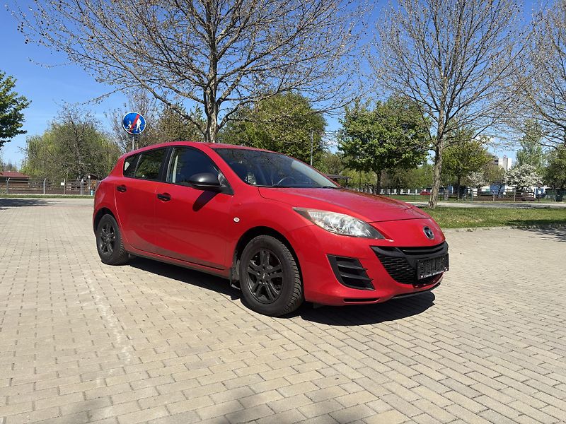 Mazda 3 1.6 CE - fotka 13 z 27