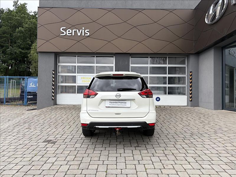 Nissan X-Trail 2,0 Xtronic 4x4 Acenta - fotka 19 z 19