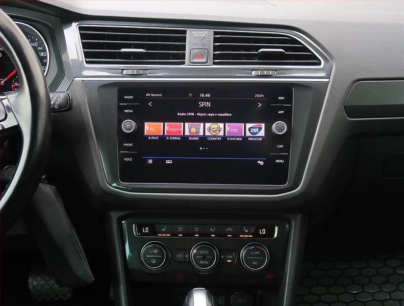 Volkswagen Tiguan (2019) R-Line 2.0 BiTDI - fotka 12 z 21