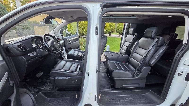 Toyota ProAce Verso (2020) 2.0D-4D 130 kW 6 míst, DPH VIP - fotka 3 z 29