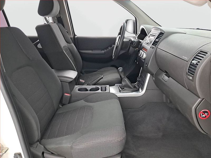 Nissan Pathfinder (2010) 2.5 dCi, 4X4, 7 míst - fotka 9 z 17
