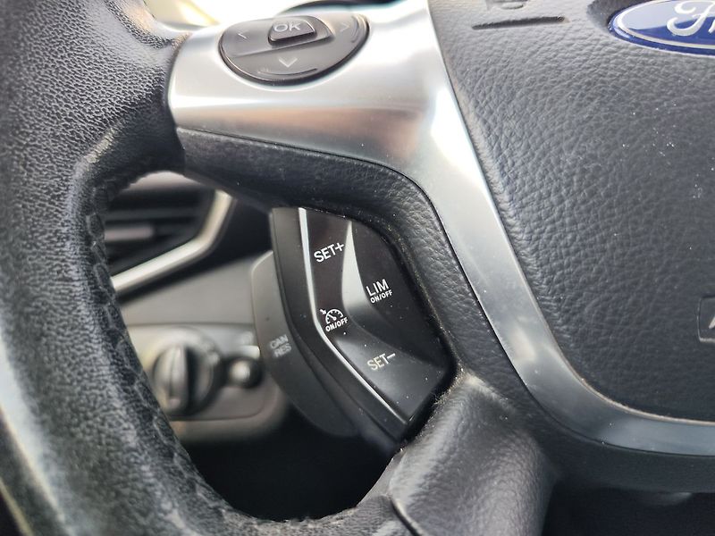 Ford Kuga 2.0 TDCi/103kW Titanium - fotka 24 z 31