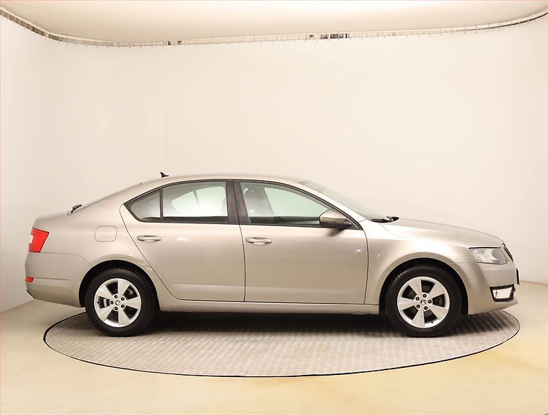 Škoda Octavia (2016) Ambition Plus 1.6 TDI - fotka 6 z 19