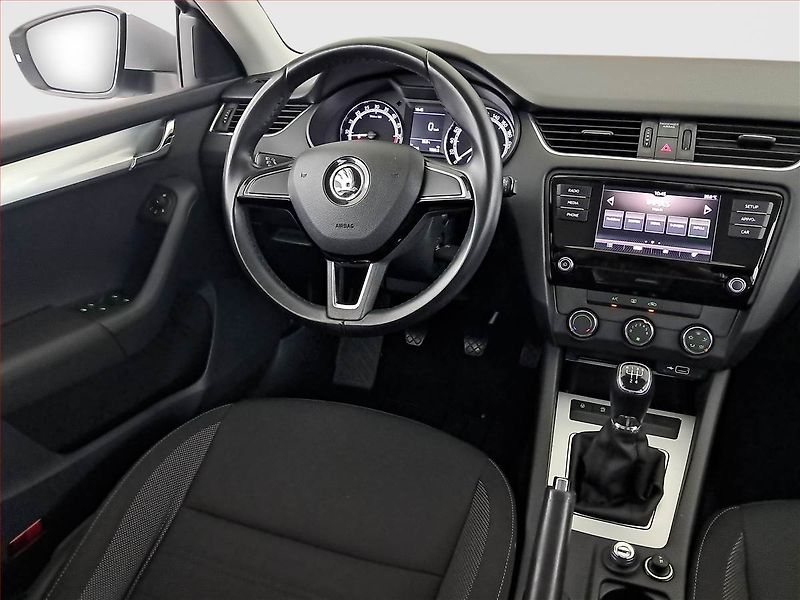 Škoda Octavia (2018) Ambition 1.6 TDI, ČR,1.maj - fotka 7 z 24