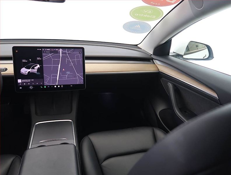 Tesla Model 3 (2021) Long Range 4WD 79kWh, SoH 81% - fotka 8 z 33