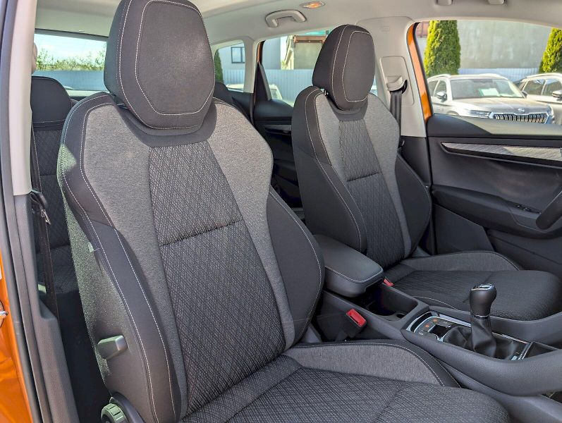 Škoda Karoq (2025) 1,5 TSI / 110 kW Top Selection - fotka 23 z 30