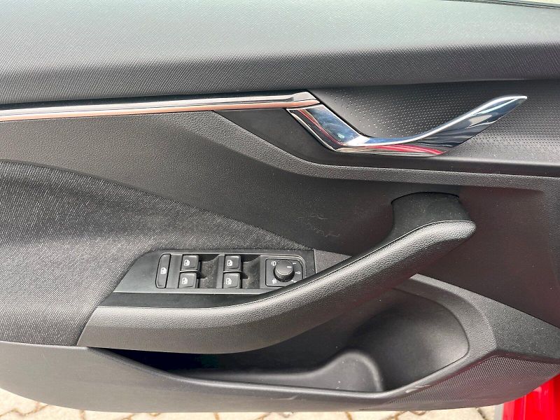 Škoda Kamiq (2024) TOP SELECTION 1.0 TSI 85 kW DS - fotka 17 z 31