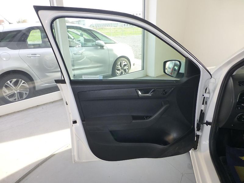 Škoda Fabia (2015) 1,2TSI-81KW**KLIMATIZACE - fotka 9 z 22