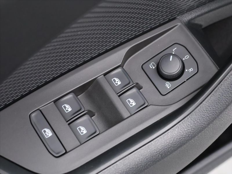 Škoda Octavia 2,0 TDI DSG 4x4 CZ Style DPH - fotka 14 z 34