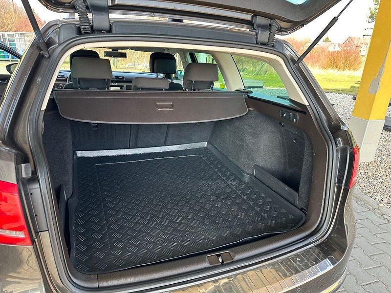 Volkswagen Passat (2013) 2.0TDi DSG, NAVI, EL. KUFR, - fotka 15 z 16