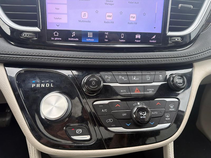 Chrysler Pacifica (2022) 3,6 RU Limited Radar 360 2022  - fotka 19 z 19