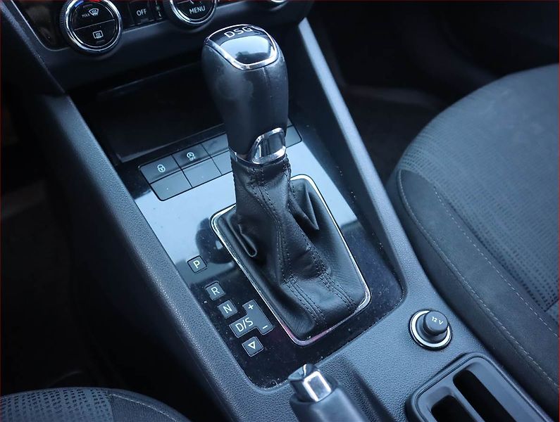 Škoda Octavia (2019) 1.6 TDI, Automat, Serv.kniha - fotka 13 z 21