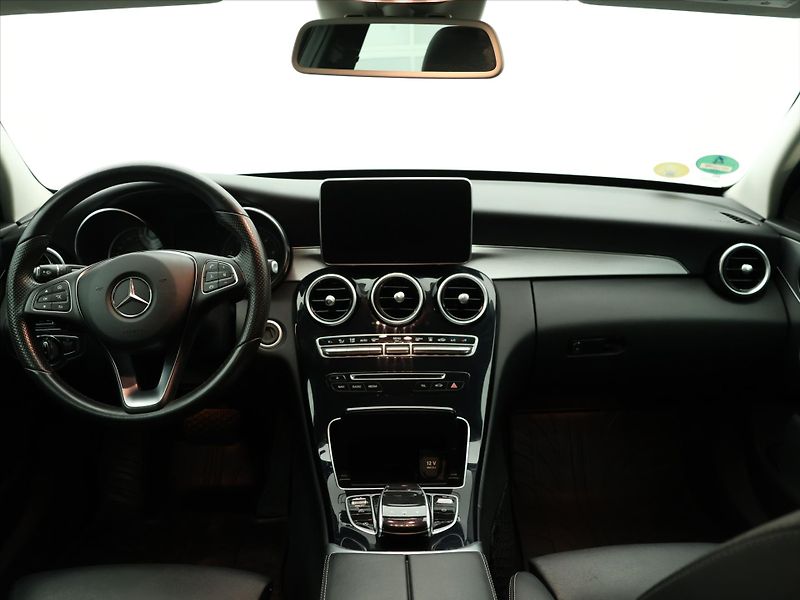 Mercedes-Benz Třídy C 2.1 220d 125kW Aut. Avantgarde - fotka 24 z 32