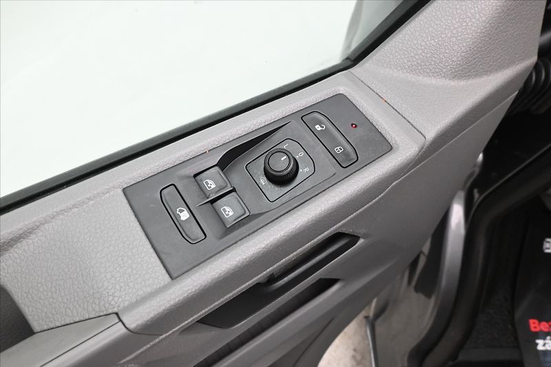 Volkswagen Transporter 2,0 TDI 110kW DSG Navi Záruka - fotka 25 z 29