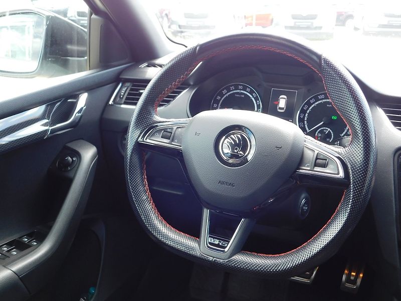 Škoda Octavia (2016) 2.0 TDi RS DSG CHALLENGE - fotka 8 z 47