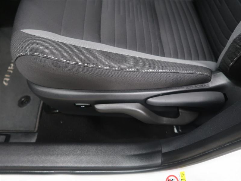 Toyota Auris 1,6 původ ČR! - fotka 18 z 39
