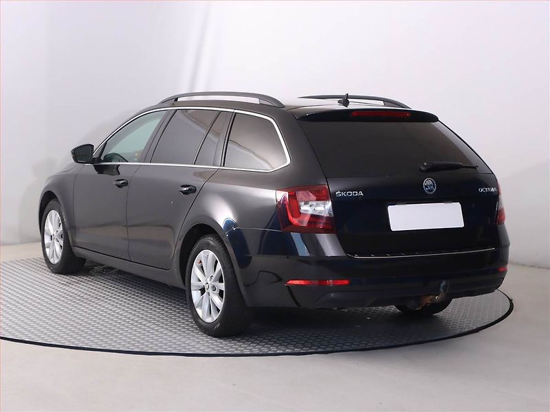 Škoda Octavia (2019) 1.6 TDI, Automat, Navi - fotka 4 z 20