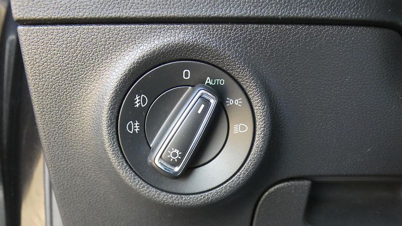 Škoda Karoq 2.0 TDI 110 kW Style 4x4 DSG - fotka 9 z 21