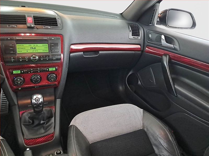 Škoda Octavia (2006) RS 2.0 TFSI, Tempomat - fotka 8 z 17