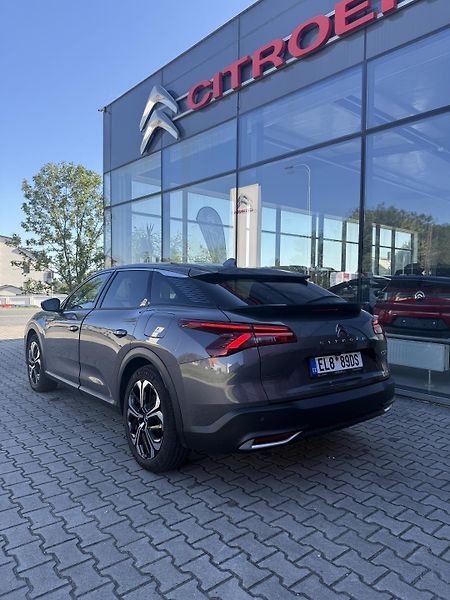 Citroën C5 X (2022) Hybrid 225 k S&S ë-EAT8 SHINE  - fotka 4 z 10