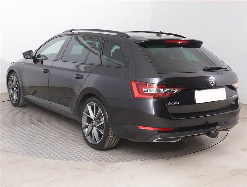 Škoda Superb (2018) Sportline 2.0 TSI - fotka 4 z 18