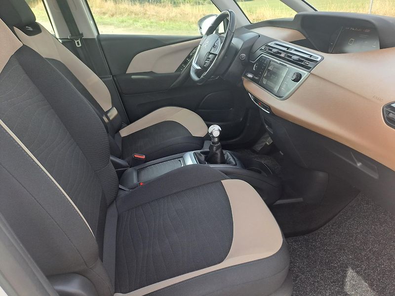 Citroën C4 Picasso (2014) 1.6 ČR 1. MAJITEL, PĚKNÝ STAV - fotka 15 z 32