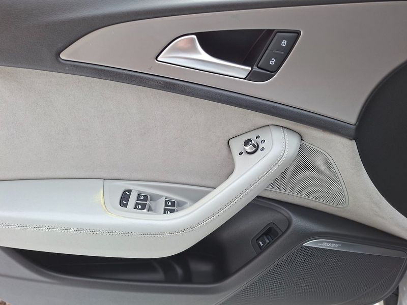 Audi A6 Allroad (2014) 3.0TDI 150kW S-TRONIC -VÝBAVA - fotka 28 z 47