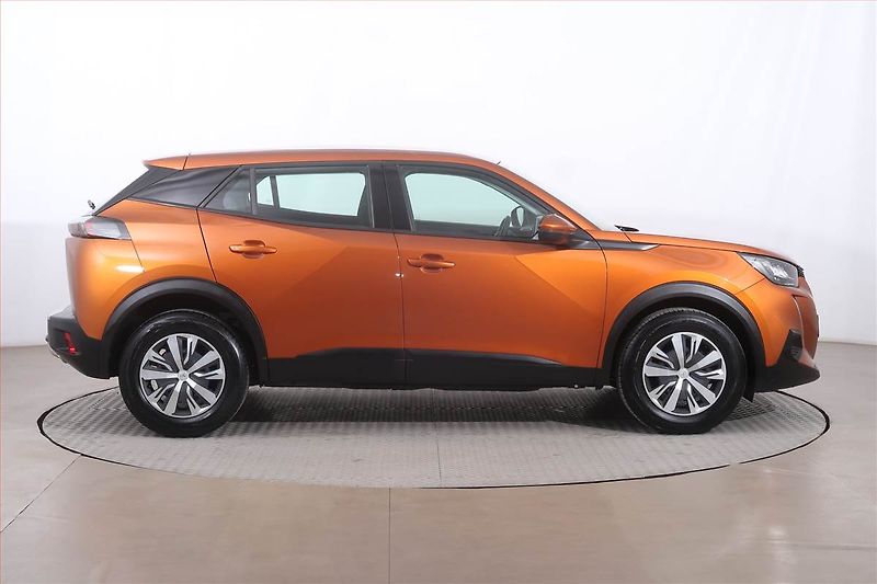 Peugeot 2008 (2020) 1.2 PureTech, Serv.kniha - fotka 6 z 21