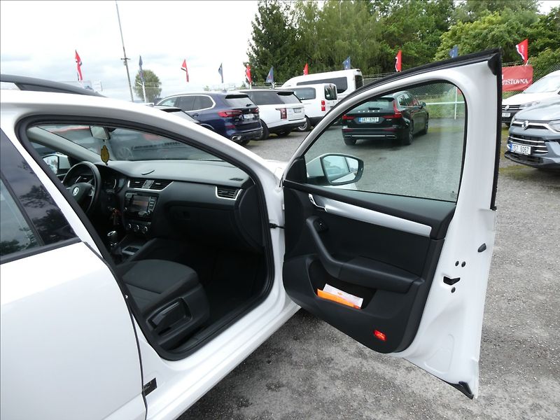 Škoda Octavia 1,6 TDi 81kW STYLE, DPH, ČR - fotka 22 z 38