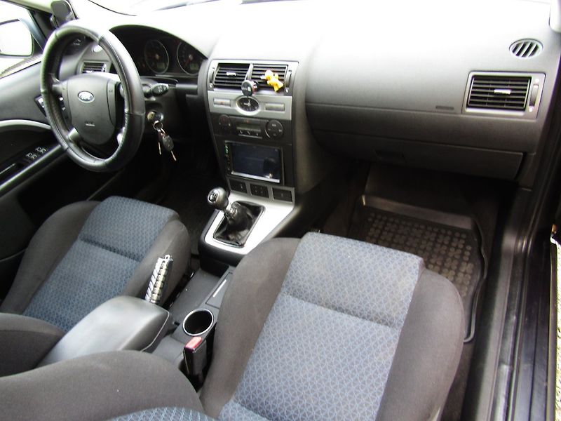 Ford Mondeo (2002) 2.0 TDCi 96kW PERFEKTNÍ STAV - fotka 14 z 36