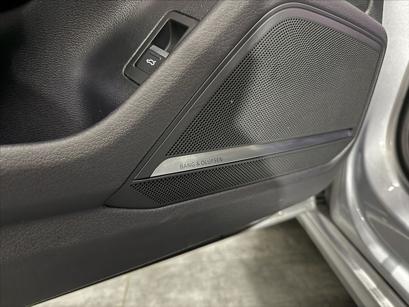 Audi A7 3,0   50TDI S-LINE B&O MATRIX - fotka 7 z 38