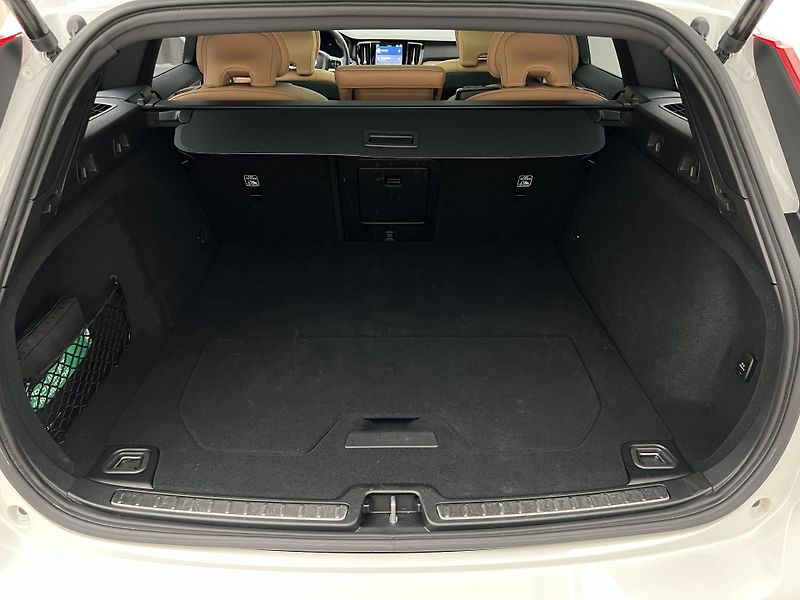 Volvo V60 T6 AWD ULTRA BRIGHT AUT - fotka 5 z 46