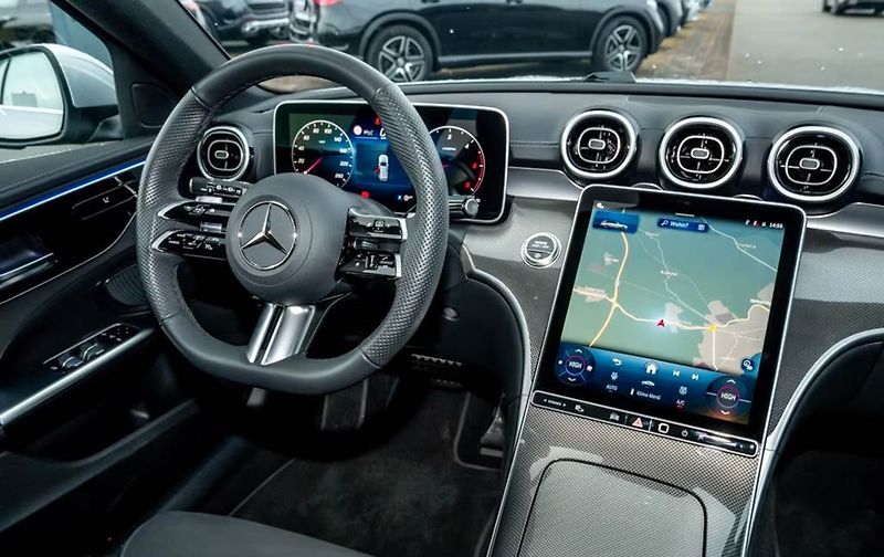 Mercedes-Benz Třídy C 220d AMG LED Distro Ambient - fotka 7 z 12