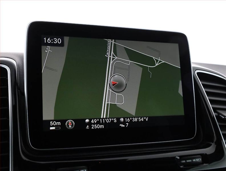 Mercedes-Benz GLE (2016) 350 d, 4X4, Automat - fotka 14 z 19