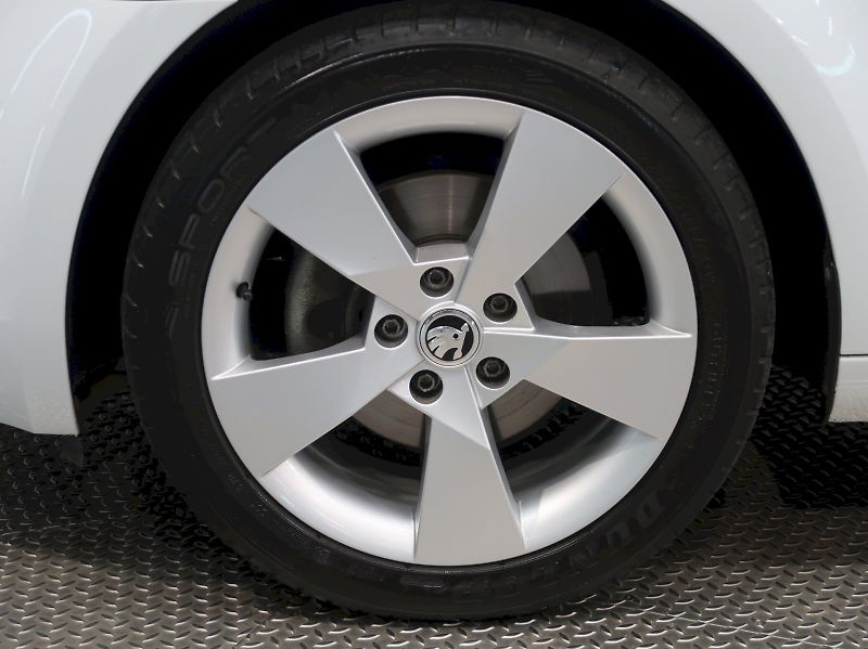 Škoda Octavia (2014) ELEGANCE 1.4TSI 103KW - fotka 12 z 33