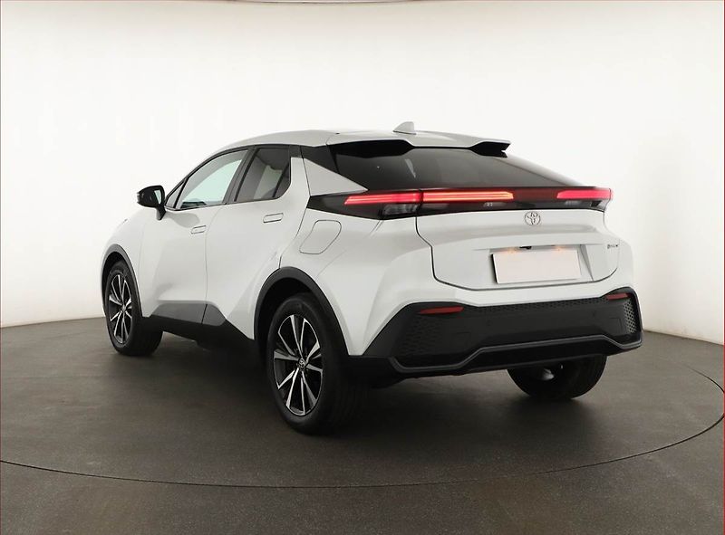 Toyota C-HR (2025) 2.0 Plug-in - fotka 4 z 20