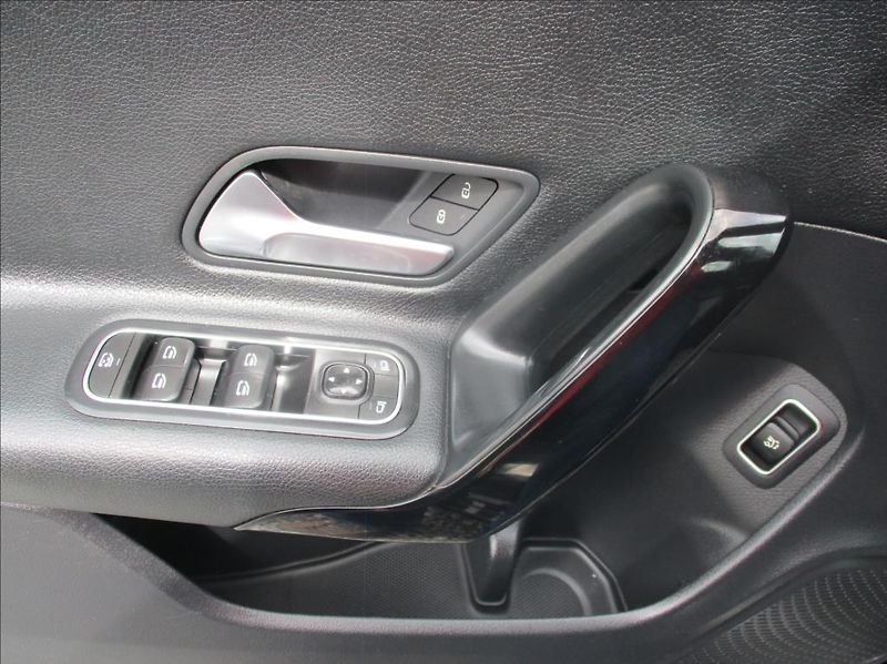 Mercedes-Benz CLA 1,5 180D, digiklima,servis, - fotka 31 z 51